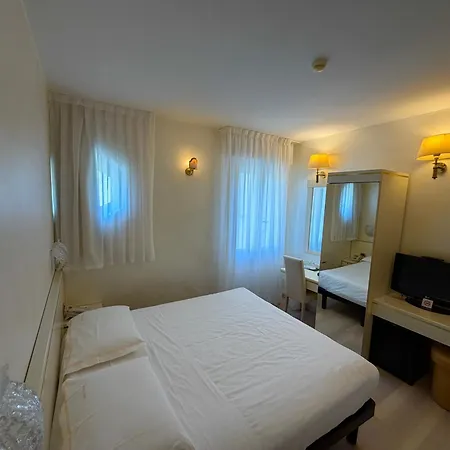 Hotel Bristol
