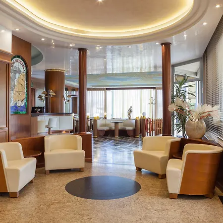 Bristol Hotel 4*