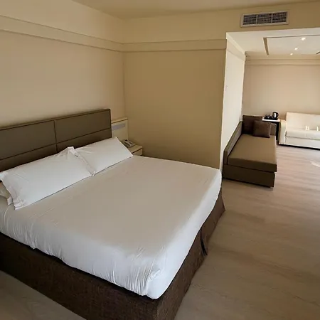 Bristol Hotel 4*