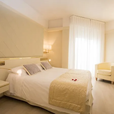 Bristol 4* סוטומרינה